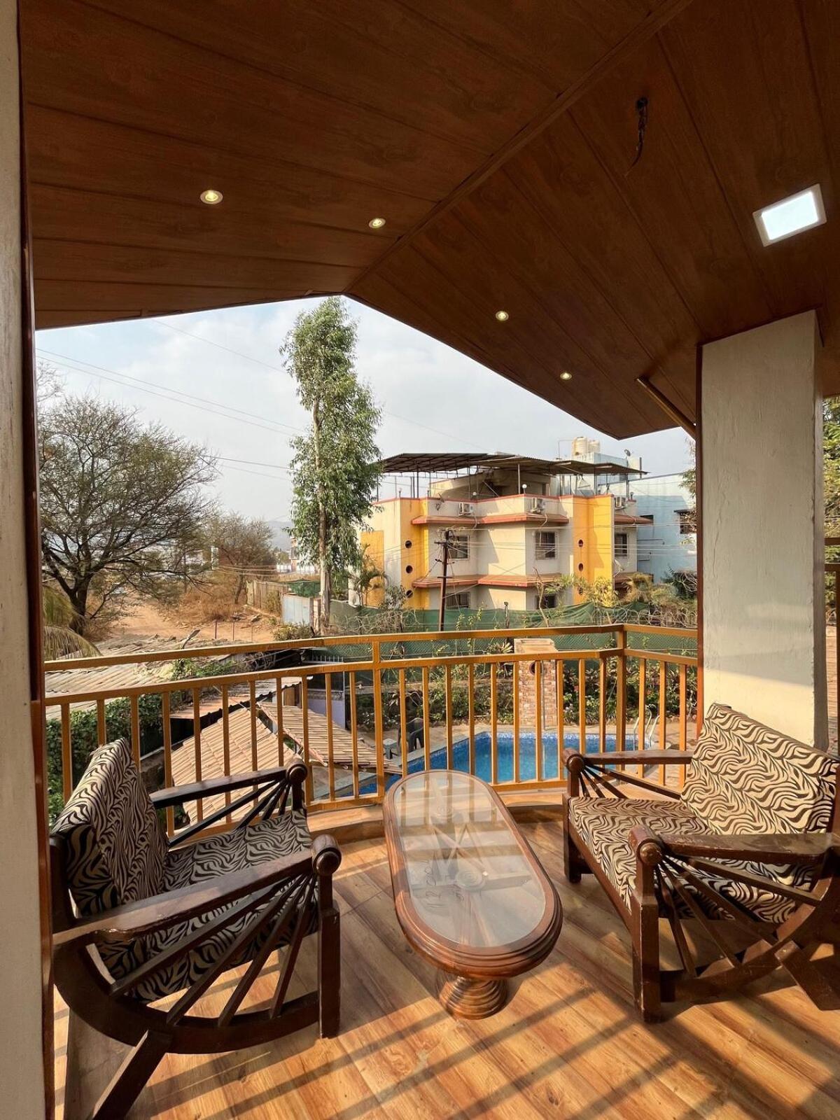 Govind Villa - 3Bhk Penthouse Suite With Pool Splash ロナバラ エクステリア 写真